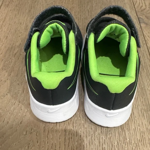 Nike Kids Black and Neon Green Sneakers - Picture 3 of 3